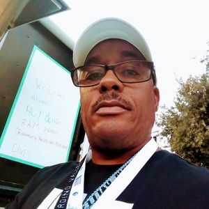 Meet your Posher, Derrick